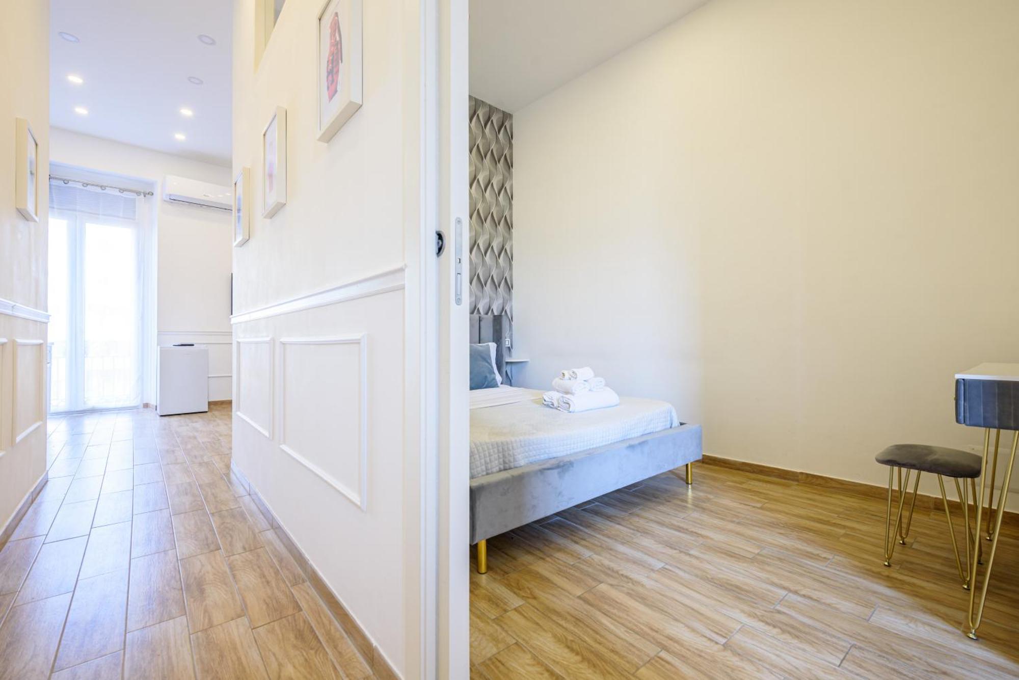 Luxury Apartment In Central City Neapel Exterior foto