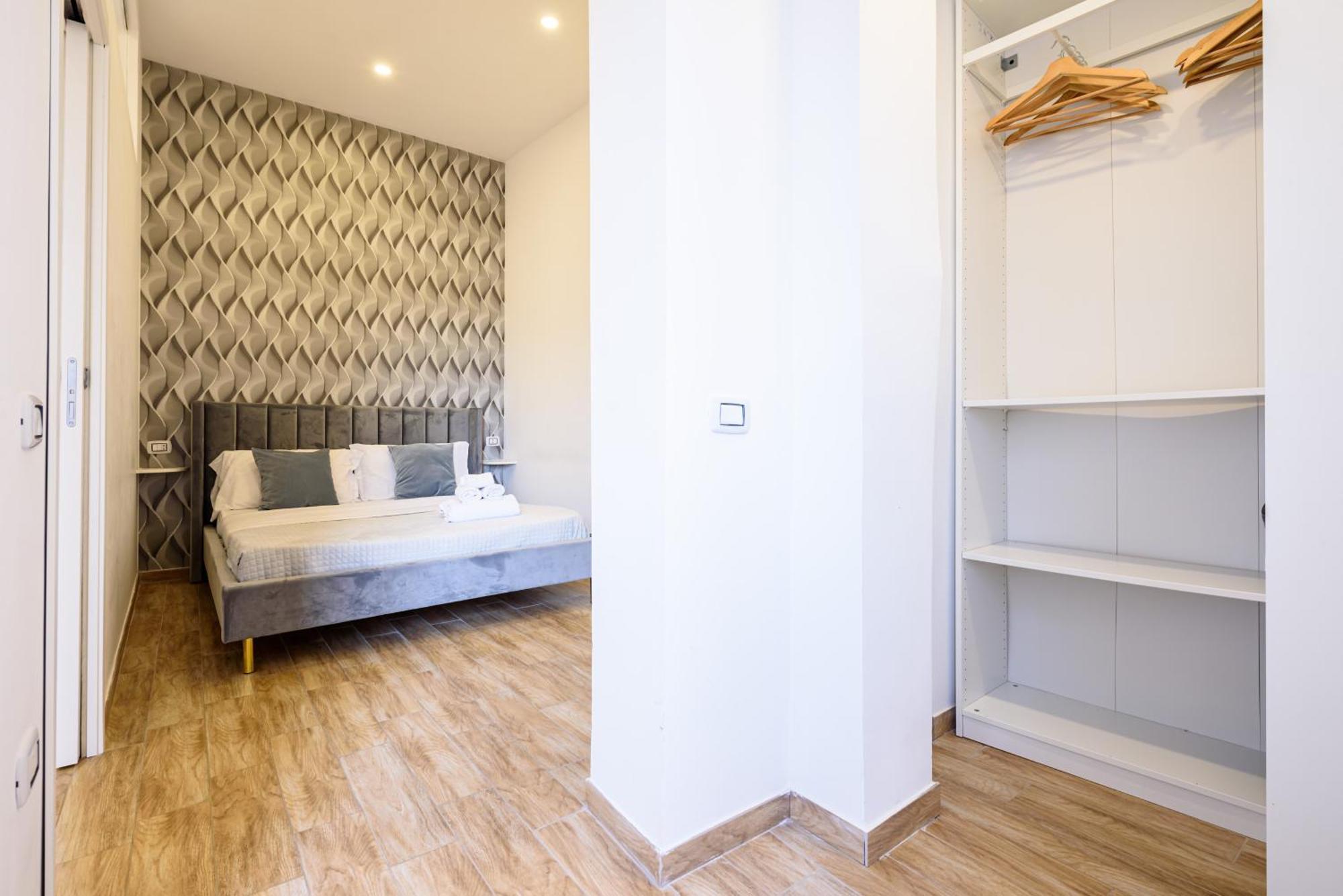 Luxury Apartment In Central City Neapel Exterior foto