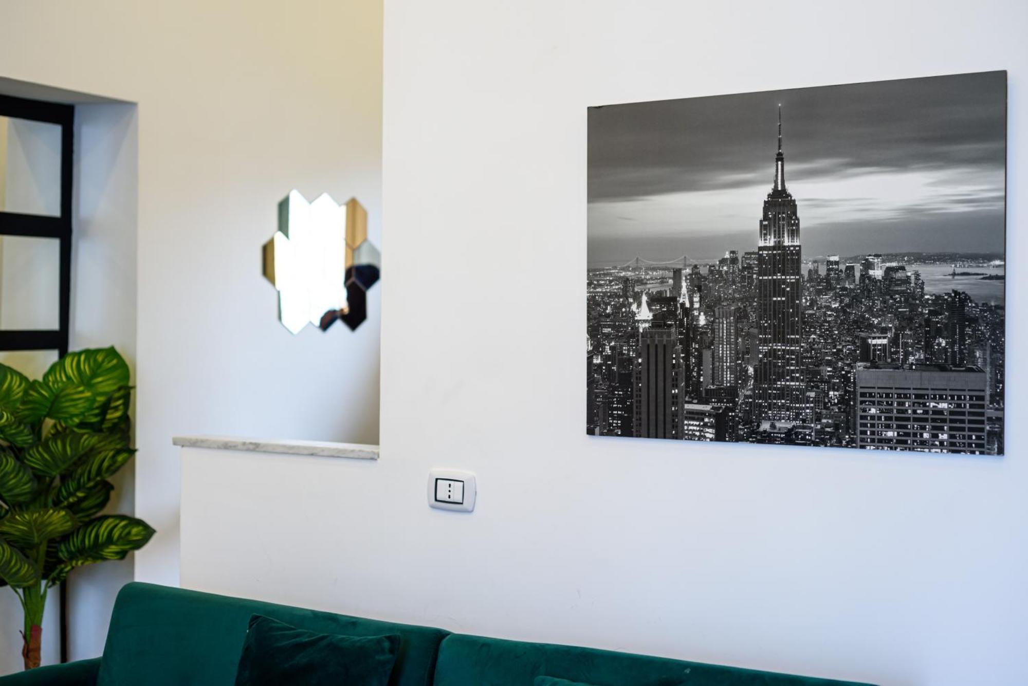 Luxury Apartment In Central City Neapel Exterior foto