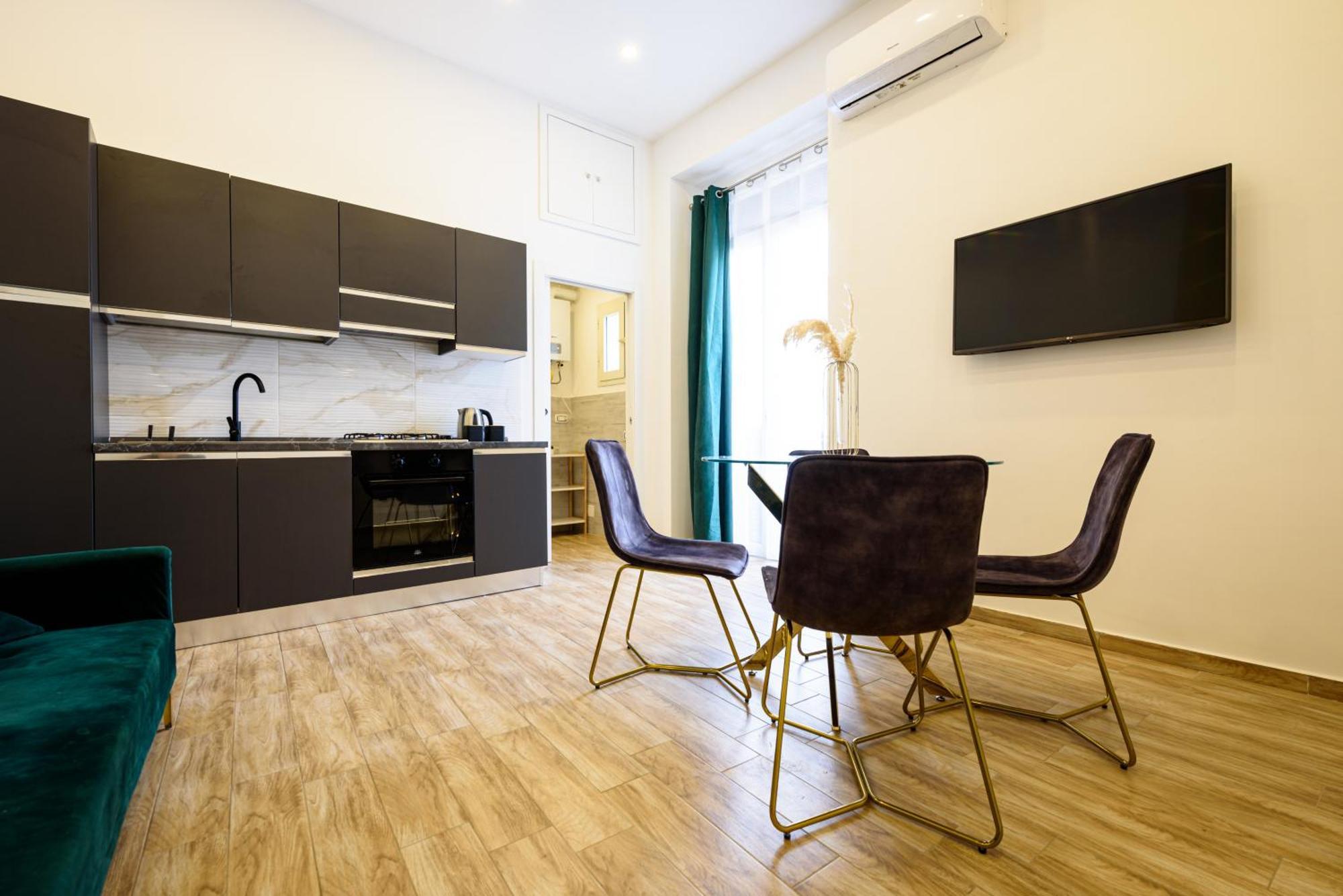 Luxury Apartment In Central City Neapel Exterior foto