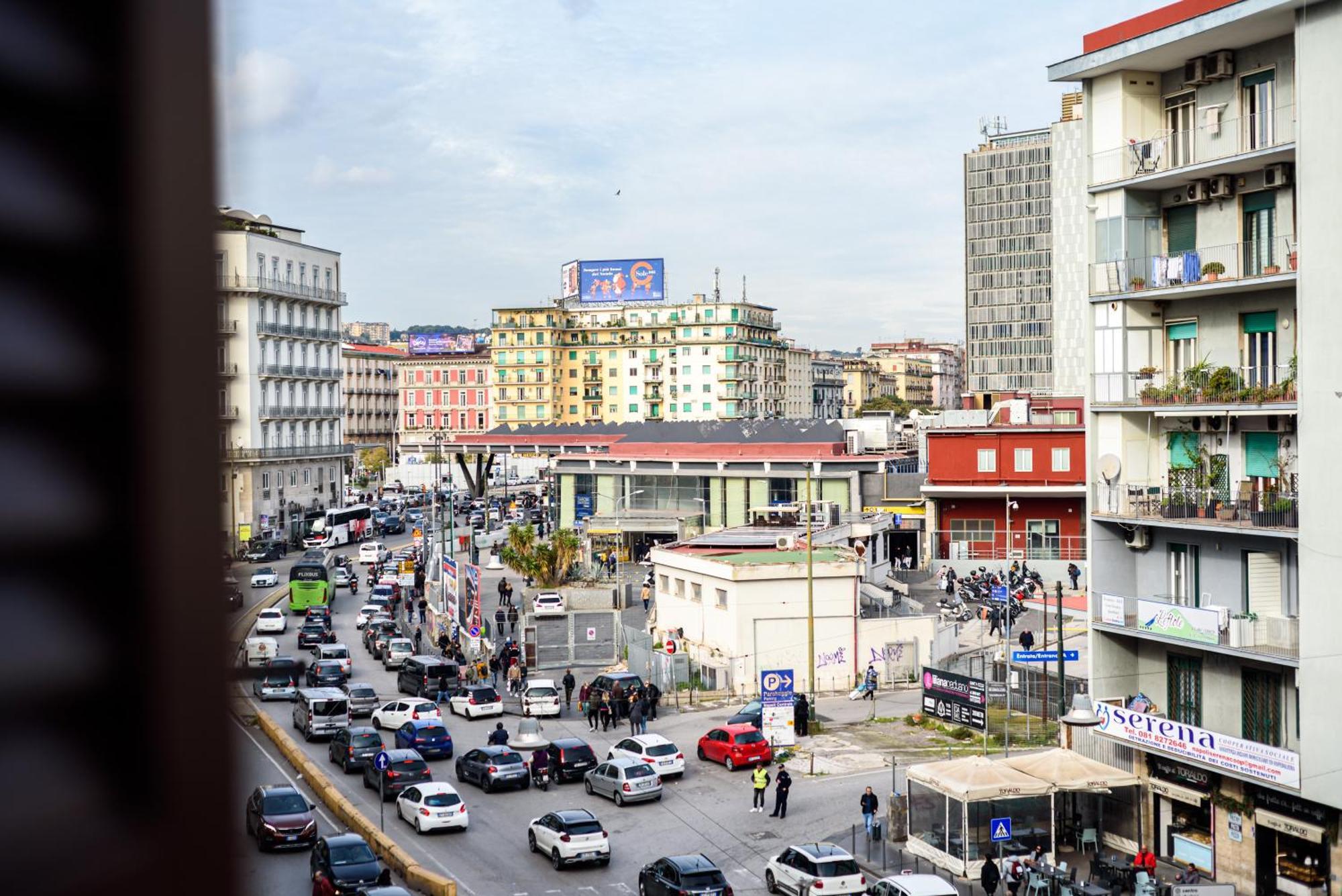 Luxury Apartment In Central City Neapel Exterior foto